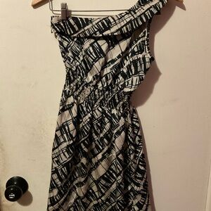 Final Touch One Shoulder Navy and White Dress size s